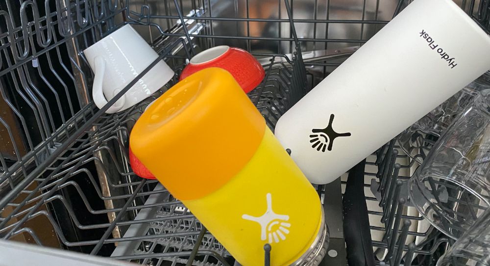 https://huntingwaterfalls.com/wp-content/uploads/2020/02/hydro-flask-bottles-in0the-dishwasher.jpg