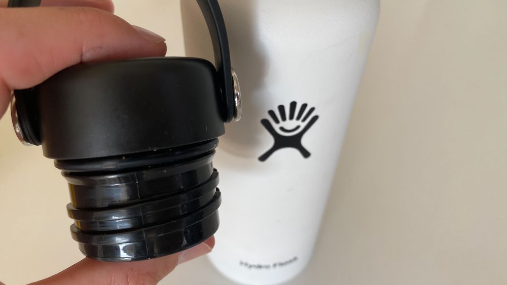 Thinking of buying an Owala — are they heavy when filled with liquid? I  found hydroflask pretty heavy & have been staying away from insulated  bottles for a while. But literally everyone