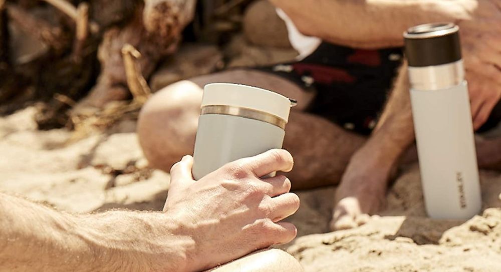 ceramic travel coffee mug with handle