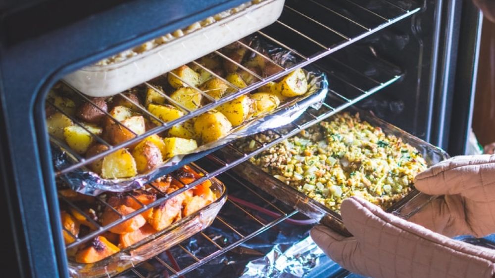 How to Keep Food Warm for a Party Using the Oven and More