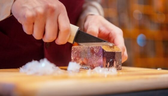 16 Ways To Get Better Tasting Ice (Make Delicious Ice Cubes)