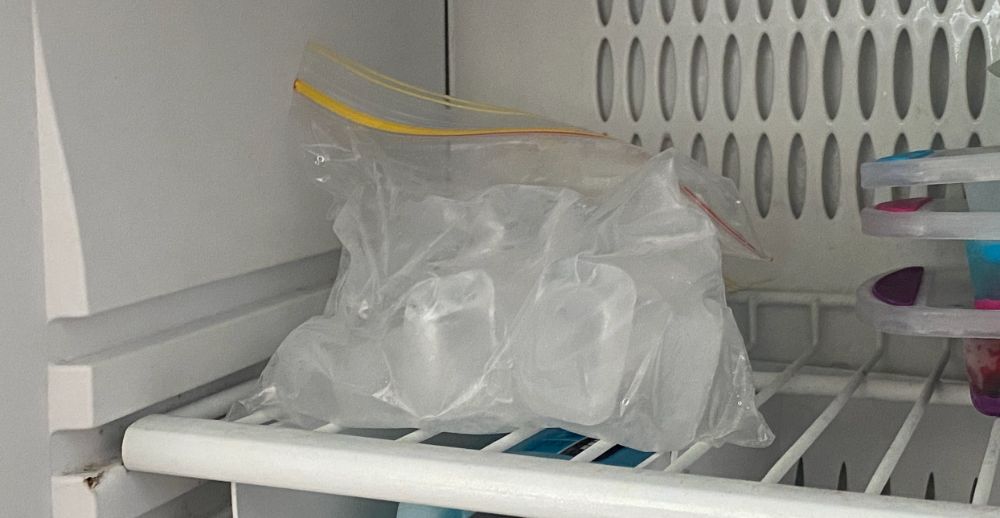 How to keep bagged 2025 ice from sticking together