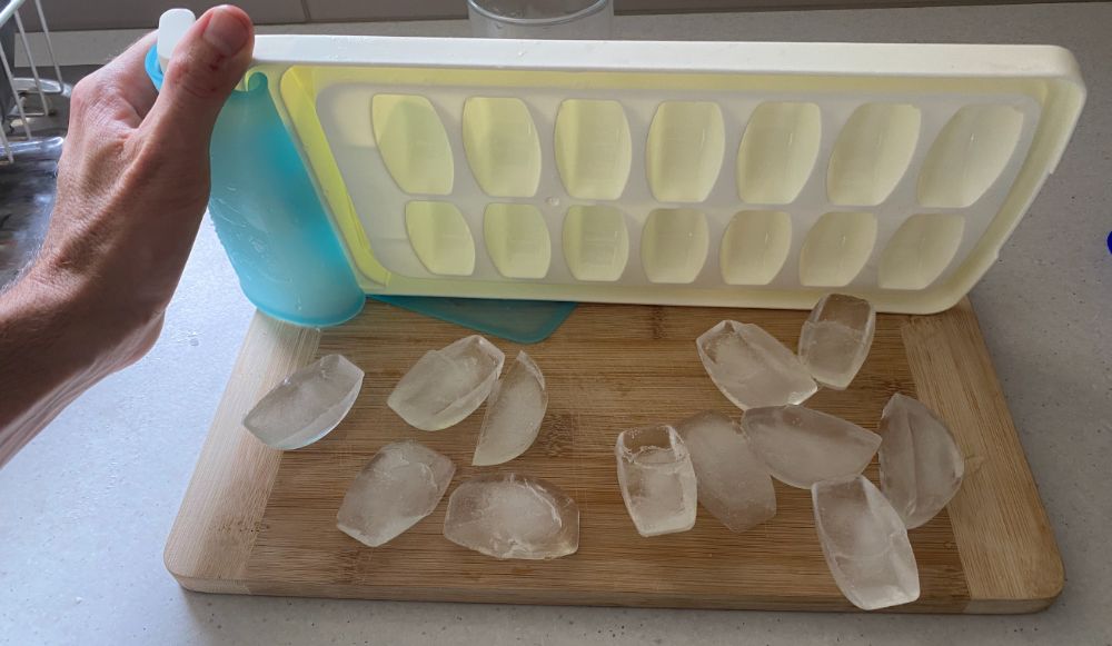 ARTLEO Ice Cube Tray with Lid and Bin, Upgrade Easy Release