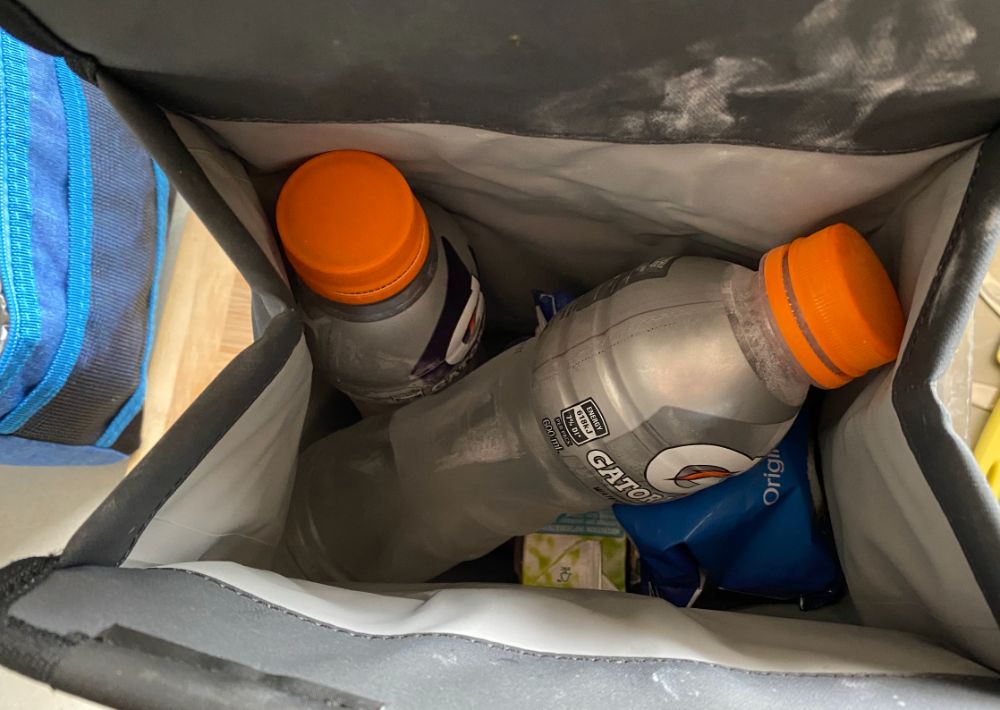 https://huntingwaterfalls.com/wp-content/uploads/2022/06/2-frozen-water-bottles-in-lunch-box-bag.jpg