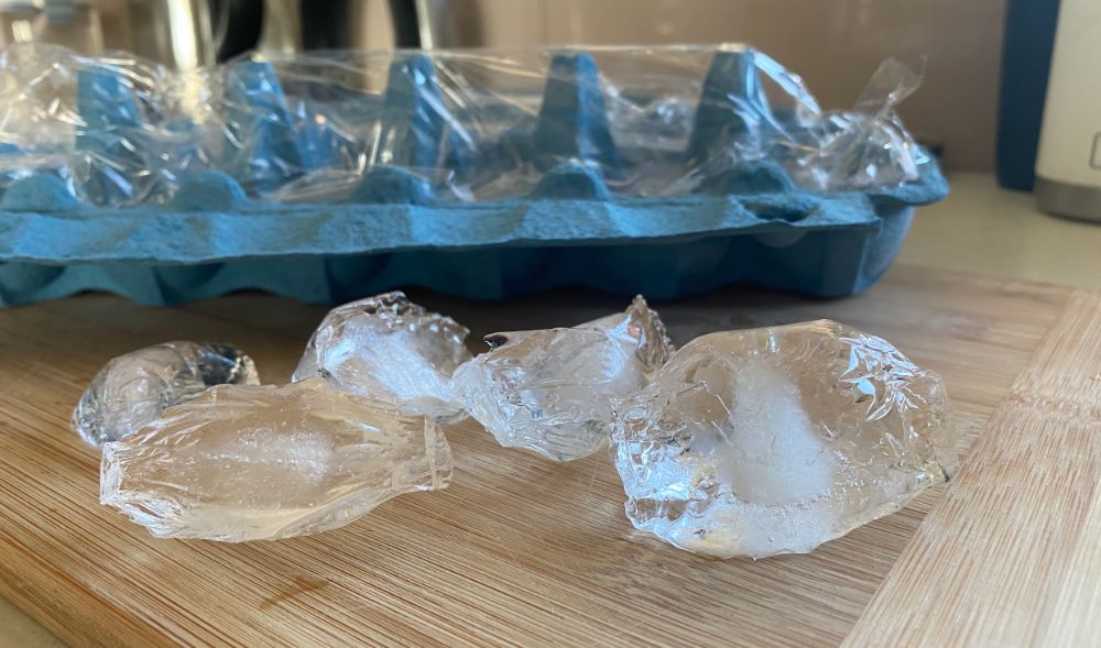 https://huntingwaterfalls.com/wp-content/uploads/2022/06/egg-carton-ice-cubes-shapes.jpg