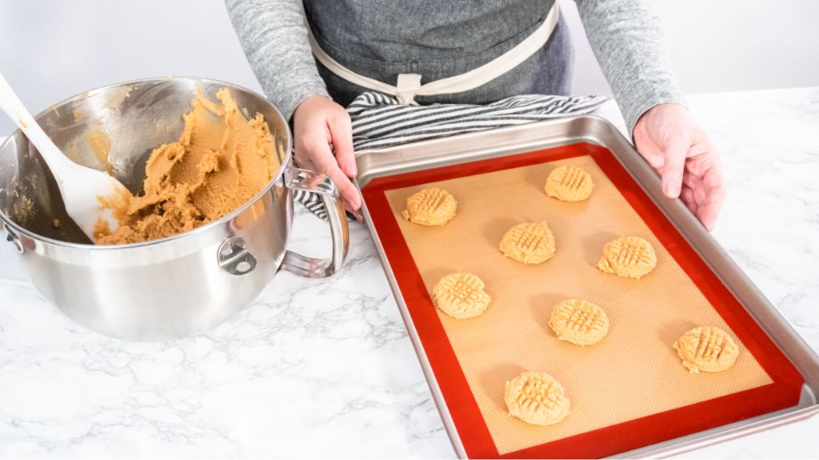 5 Biggest Dangers Of Silicone Bakeware: Does It Leach?