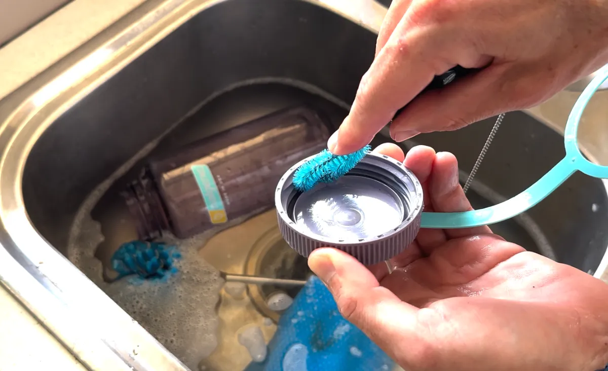 How To Easily Clean Nalgene Bottle Lid